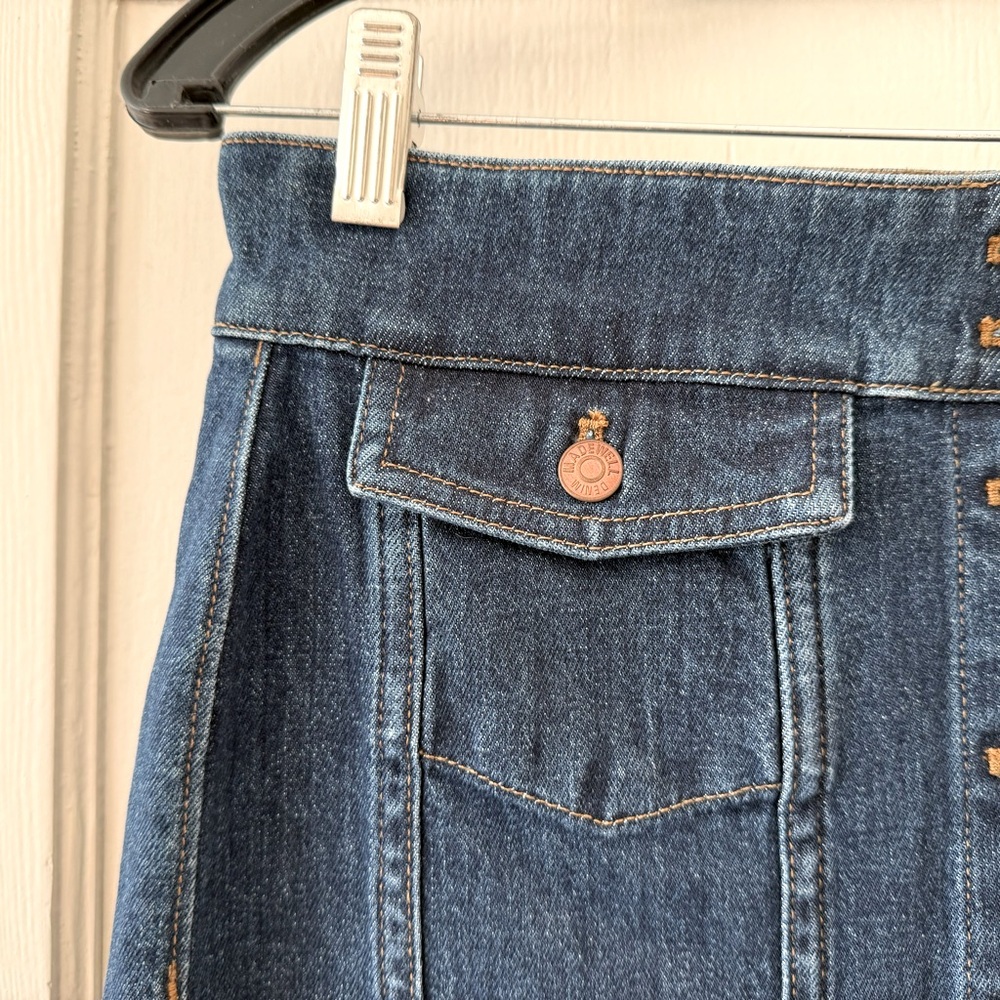 Madewell | Denim Seamed Button-Front Skirt (Size 28) - Picture 4 of 11